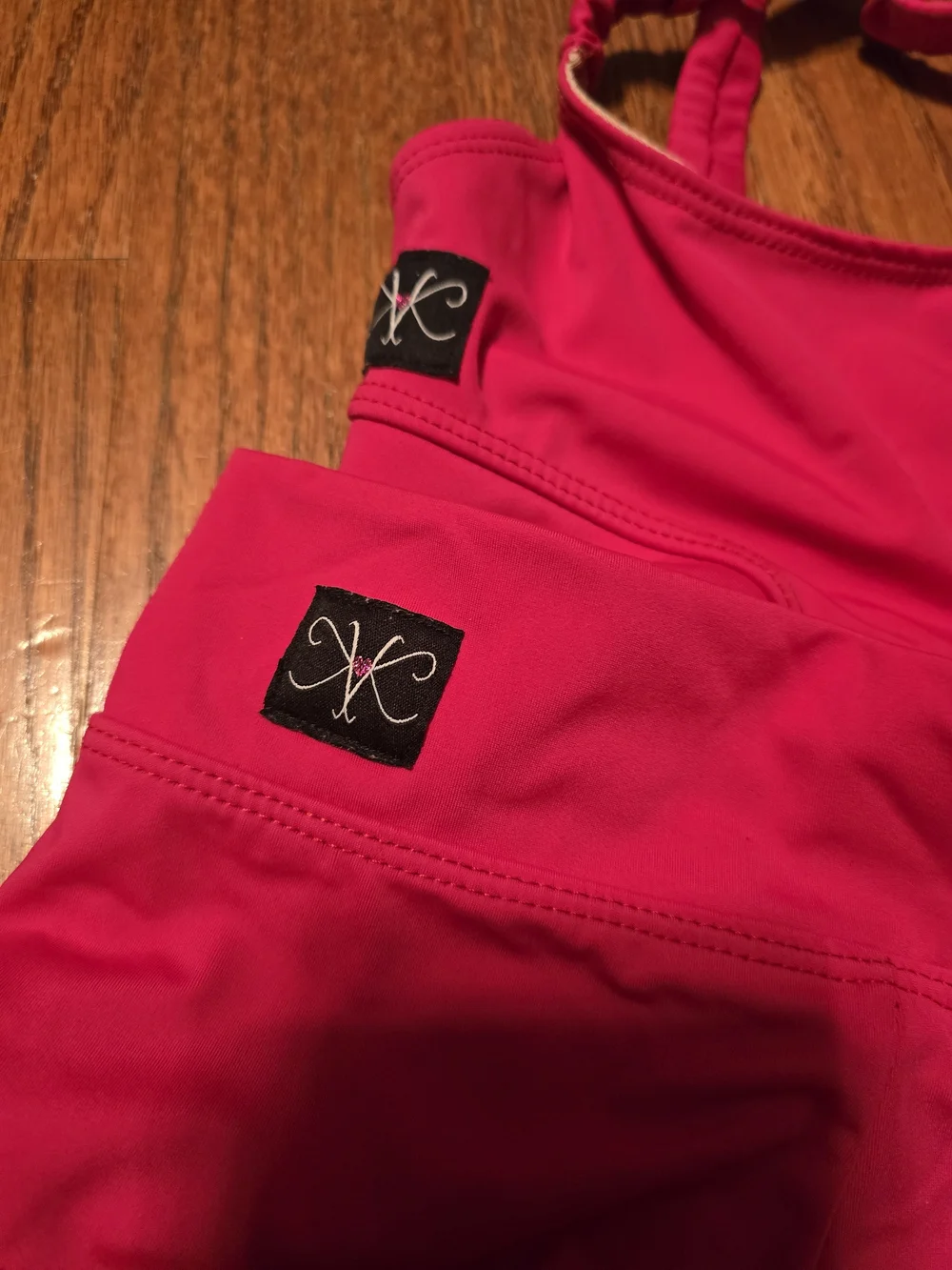 KANDI KOUTURE GIrls MEDIUM 5/6 Hot Pink / FUSCIA Dance Shorts and Crop Top Set